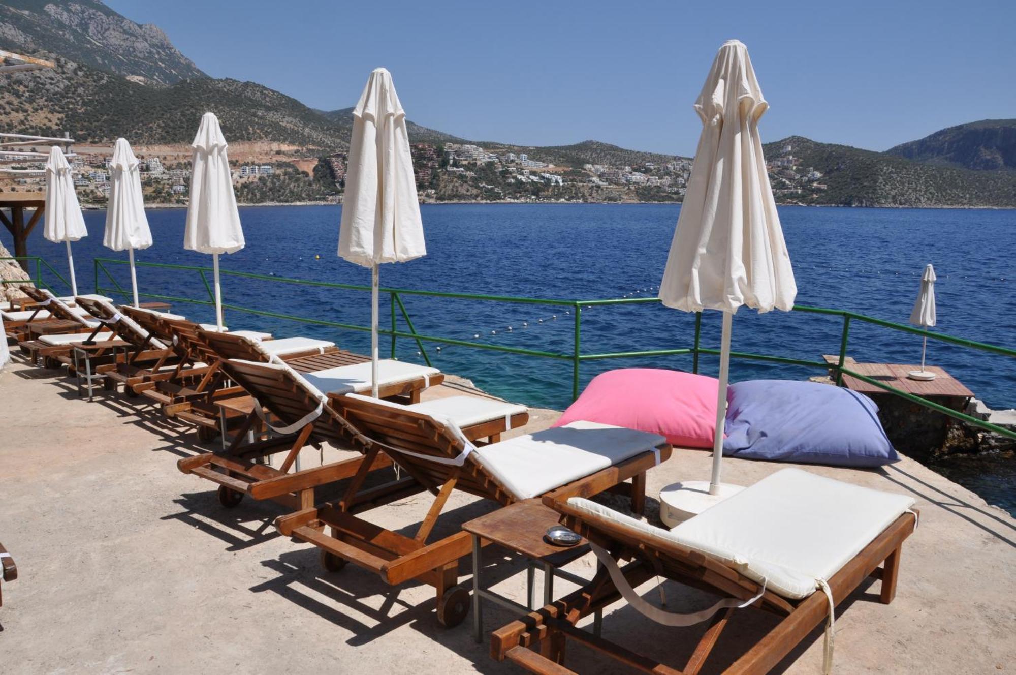Caretta Hotel Kalkan Exteriör bild